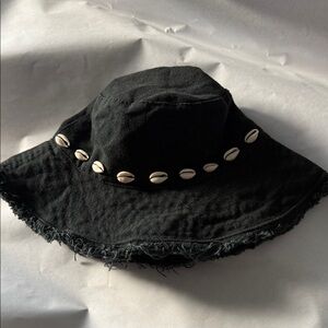 Shell bucket hat